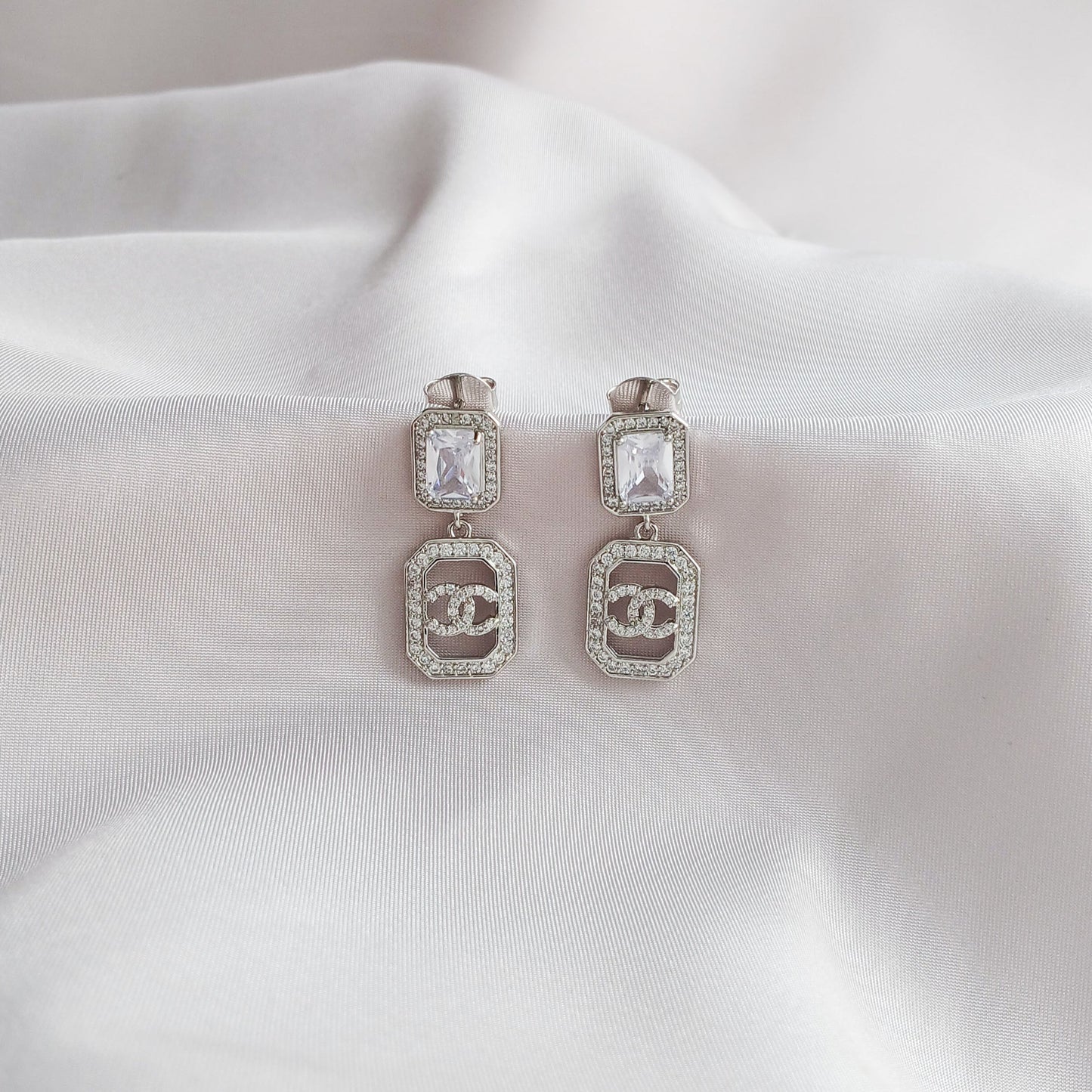 Elegance Icon - Earrings
