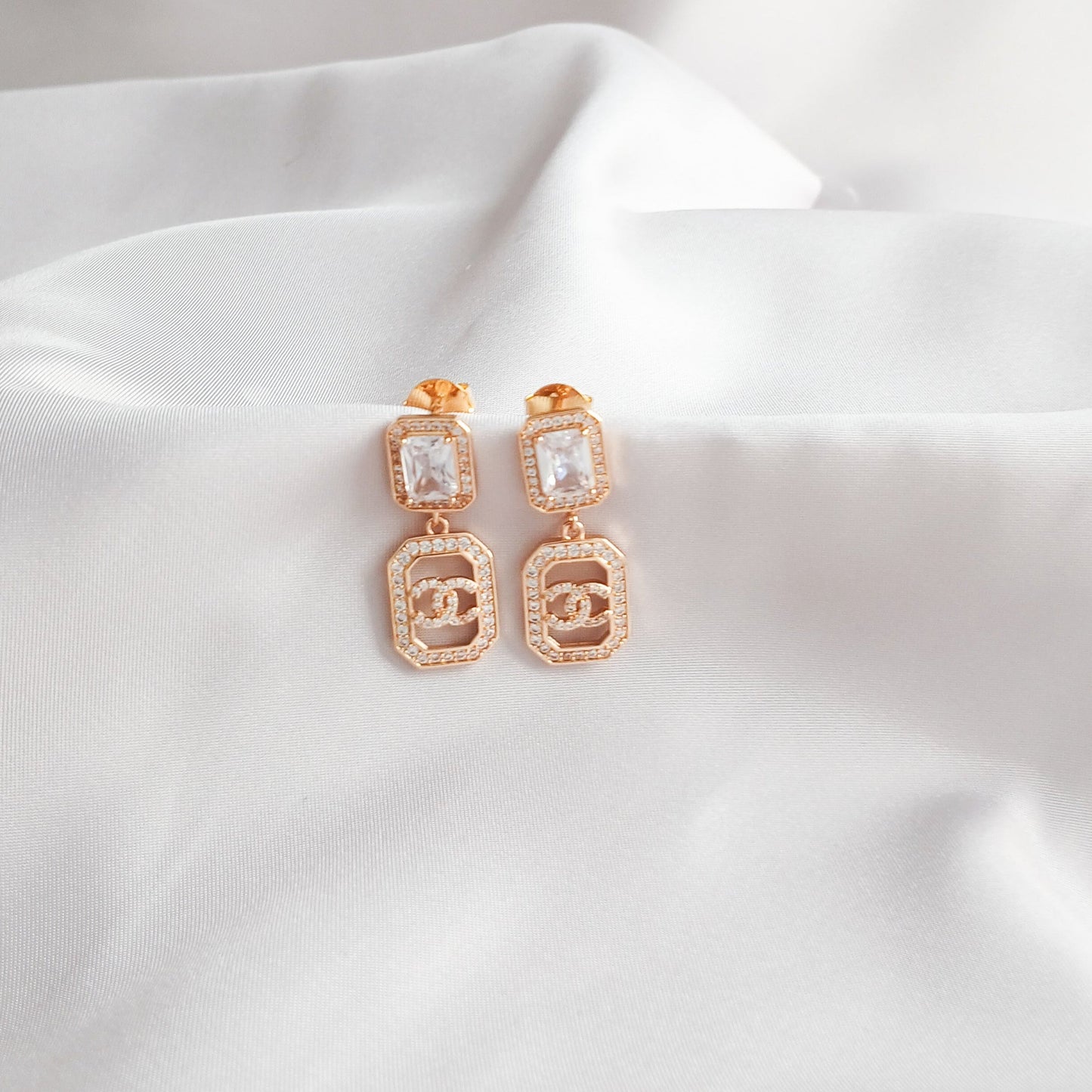 Elegance Icon - Earrings