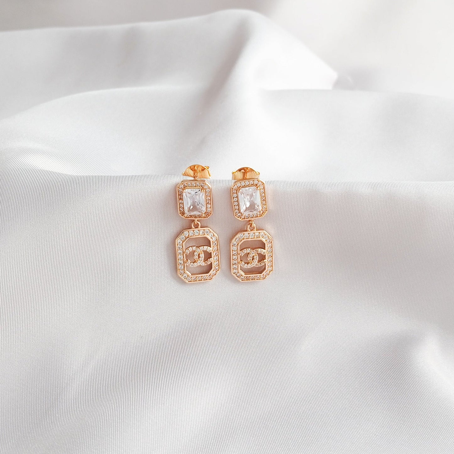 Elegance Icon - Earrings