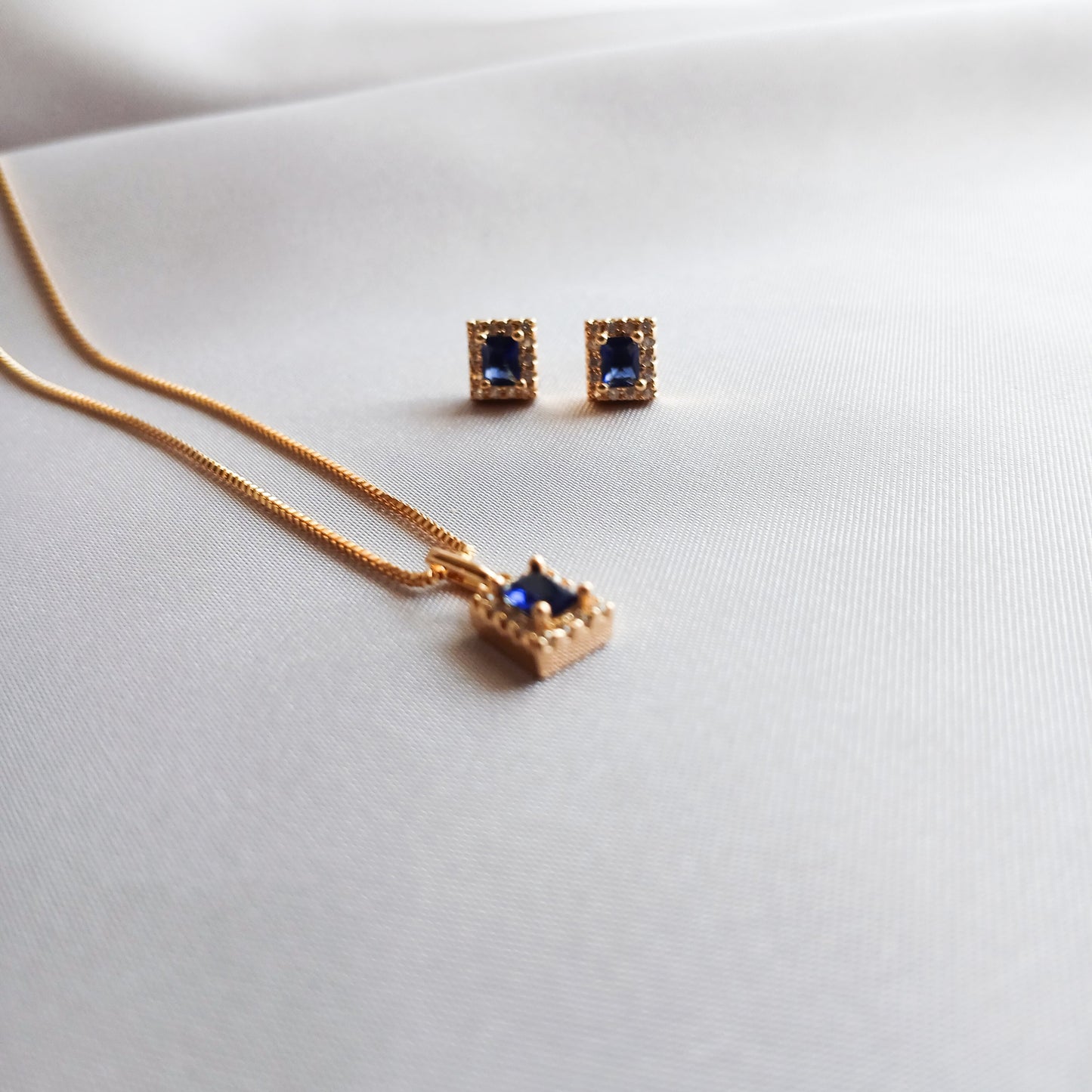 Royal Sapphire / Set - Necklace & Earrings