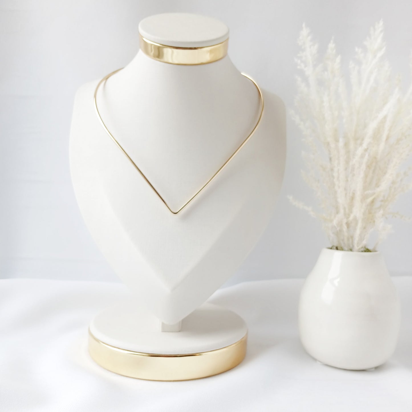 Lina Curve Choker