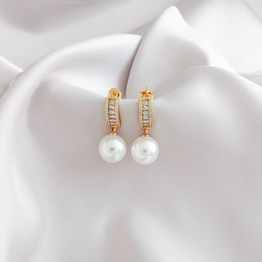 Pearl Drop - Earring