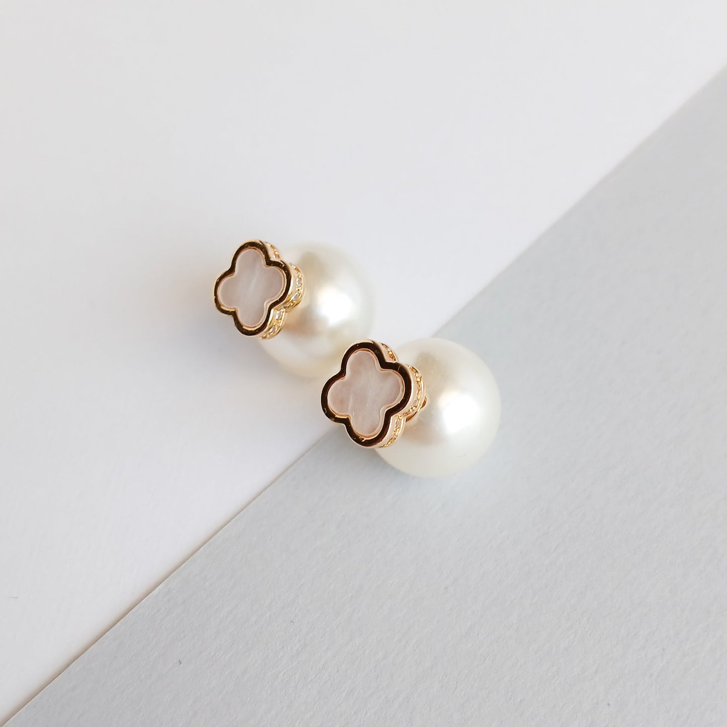 Clover Pearl Illusion - Earrings