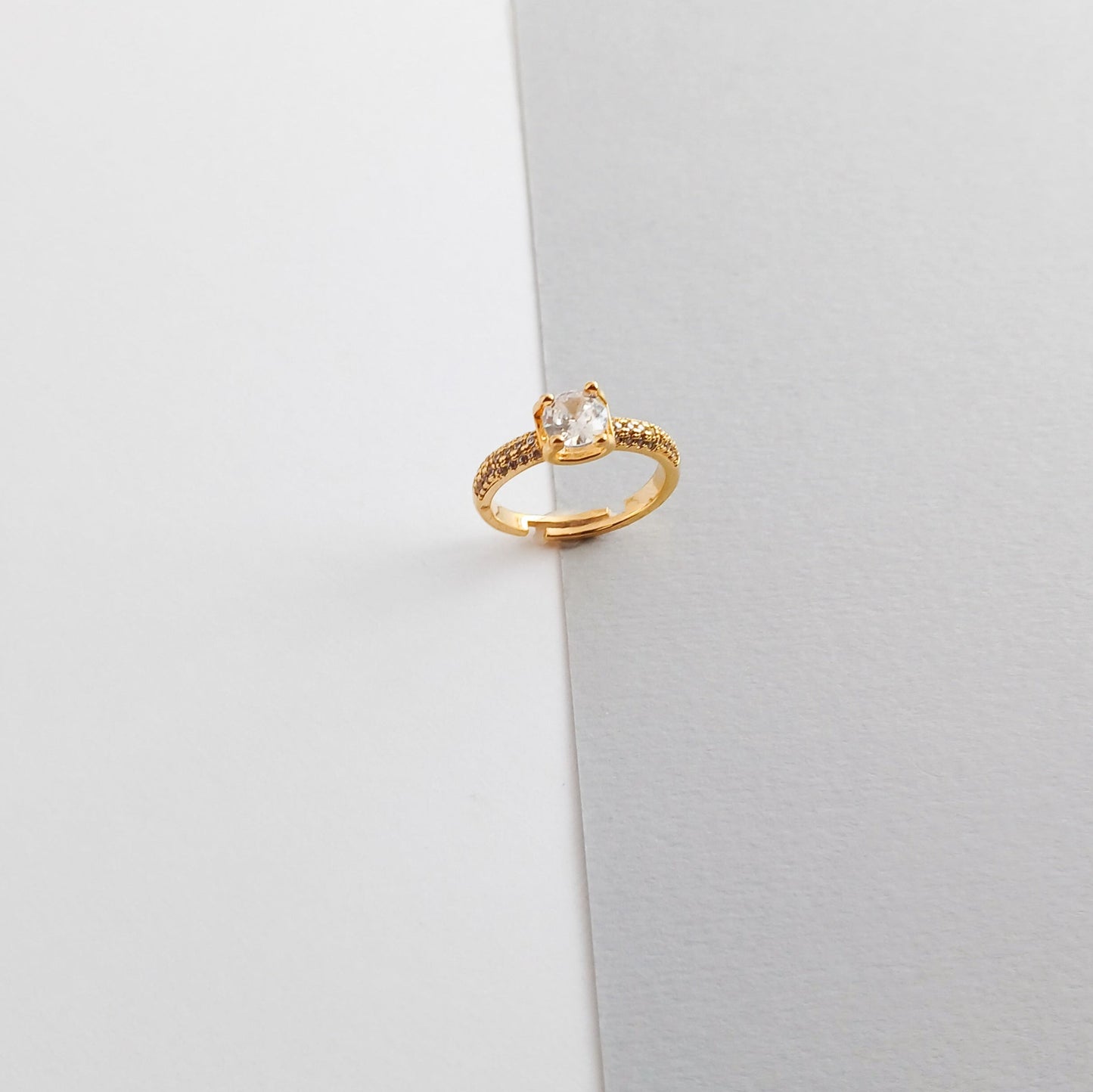 Classic  Solitaire Adjustable - Ring
