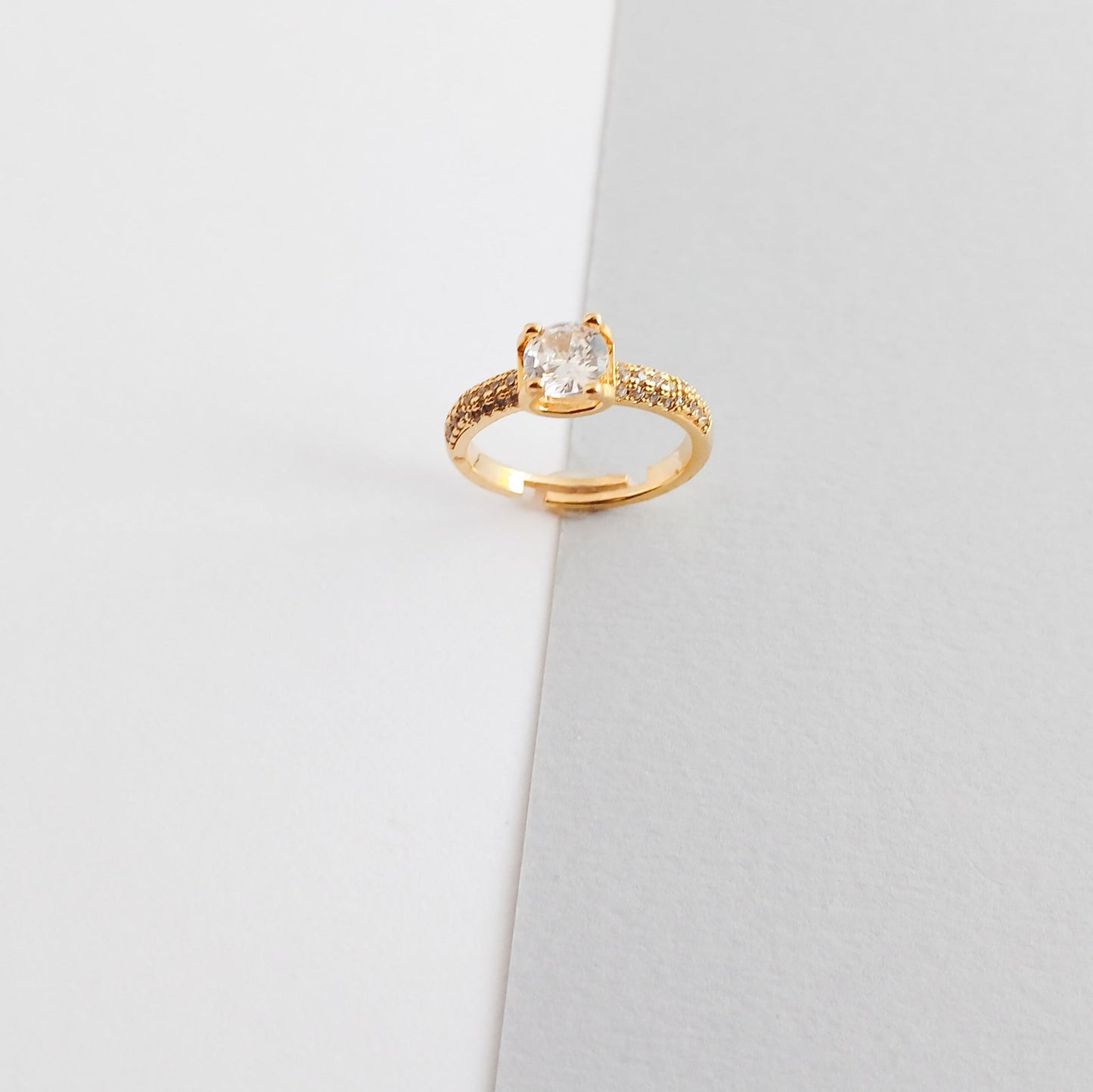 Classic  Solitaire Adjustable - Ring